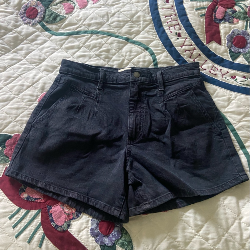 Size 4 Woman’s Black Jean Shorts